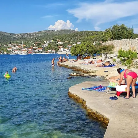 With A Parking Space Vinisce, Trogir - 17062 Apartment